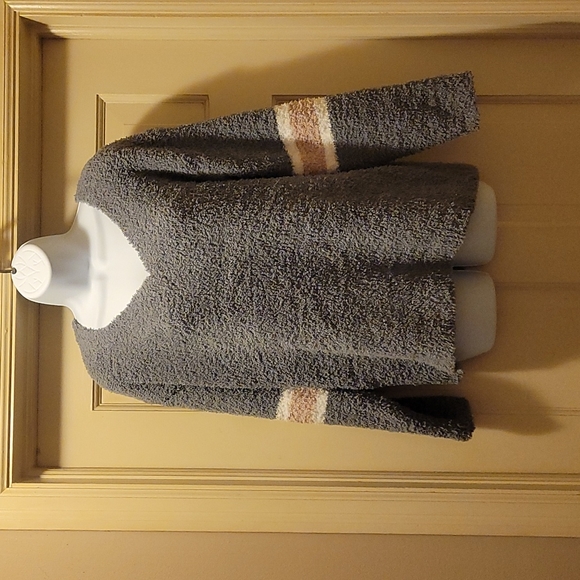 POL Sweaters - POL softest ever V-neck sweater